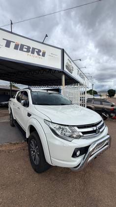 MITSUBISHI L200 TRITON 2.4 16V TURBO DIESEL SPORT HPE-S CD 4P 4X4 AUTOMÁTICO MITSUBISHI L200 TRITON 2.4 16V TURBO DIESEL SPORT HPE-S CD 4P 4X4 AUTOMÁTICO